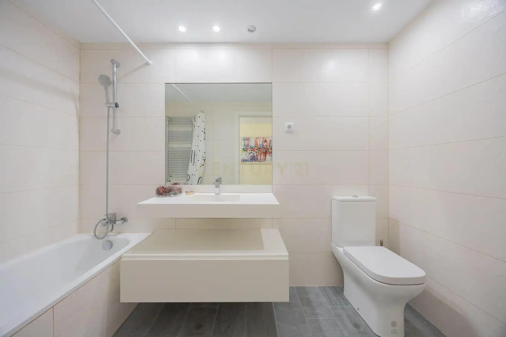 Baño de Apartamento en venta en Madrid con Piscina