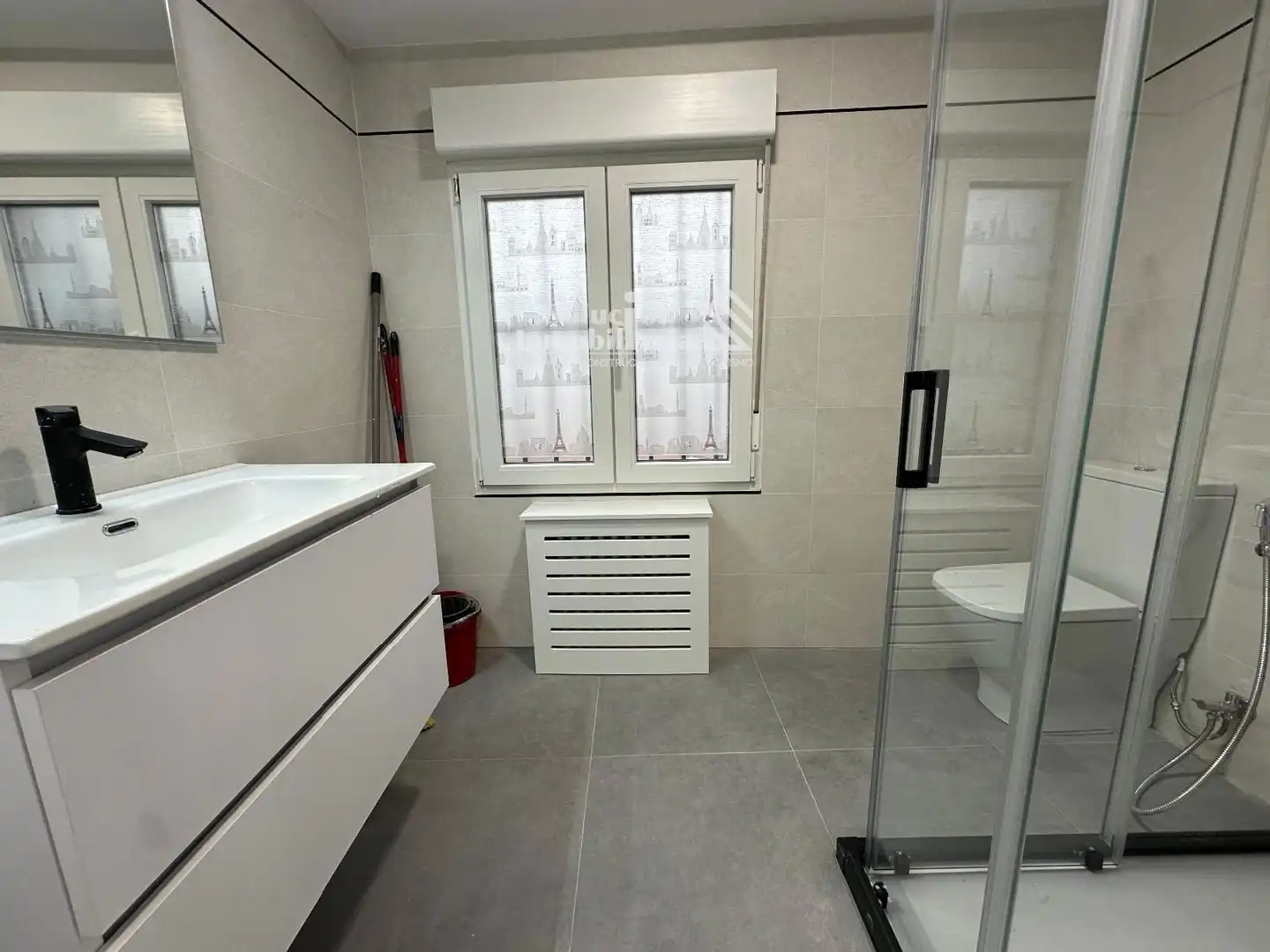 Badezimmer von Wohnung zur Miete in Salamanca mit Heizung, Terrasse und Möbliert