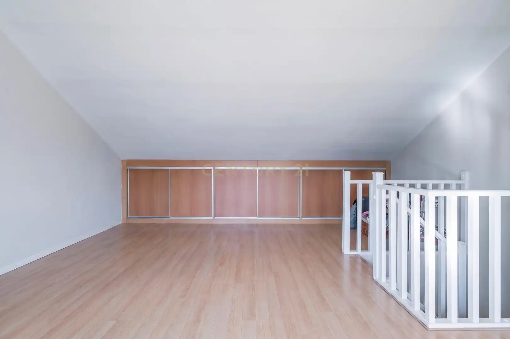 Einfamilien-Reihenhaus zum Verkauf in Sant Joan Despí mit Klimaanlage und Balkon