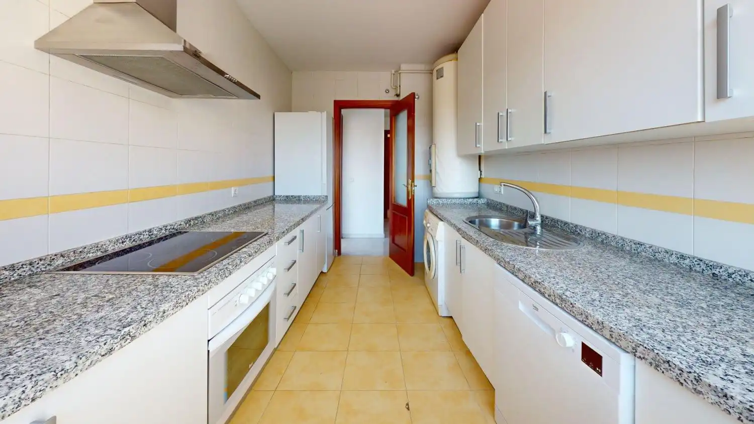 Cuina de Pis de lloguer en Sevilla amb Aire condicionat, Calefacció i Traster