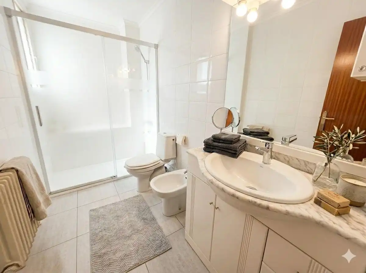 Bathroom of Ground floor for sale in Sabadell