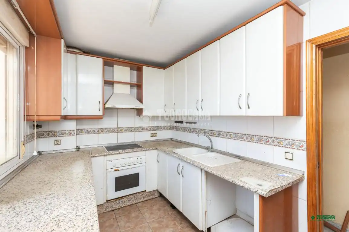 Cuina de Pis en venda en Almería amb Aire condicionat