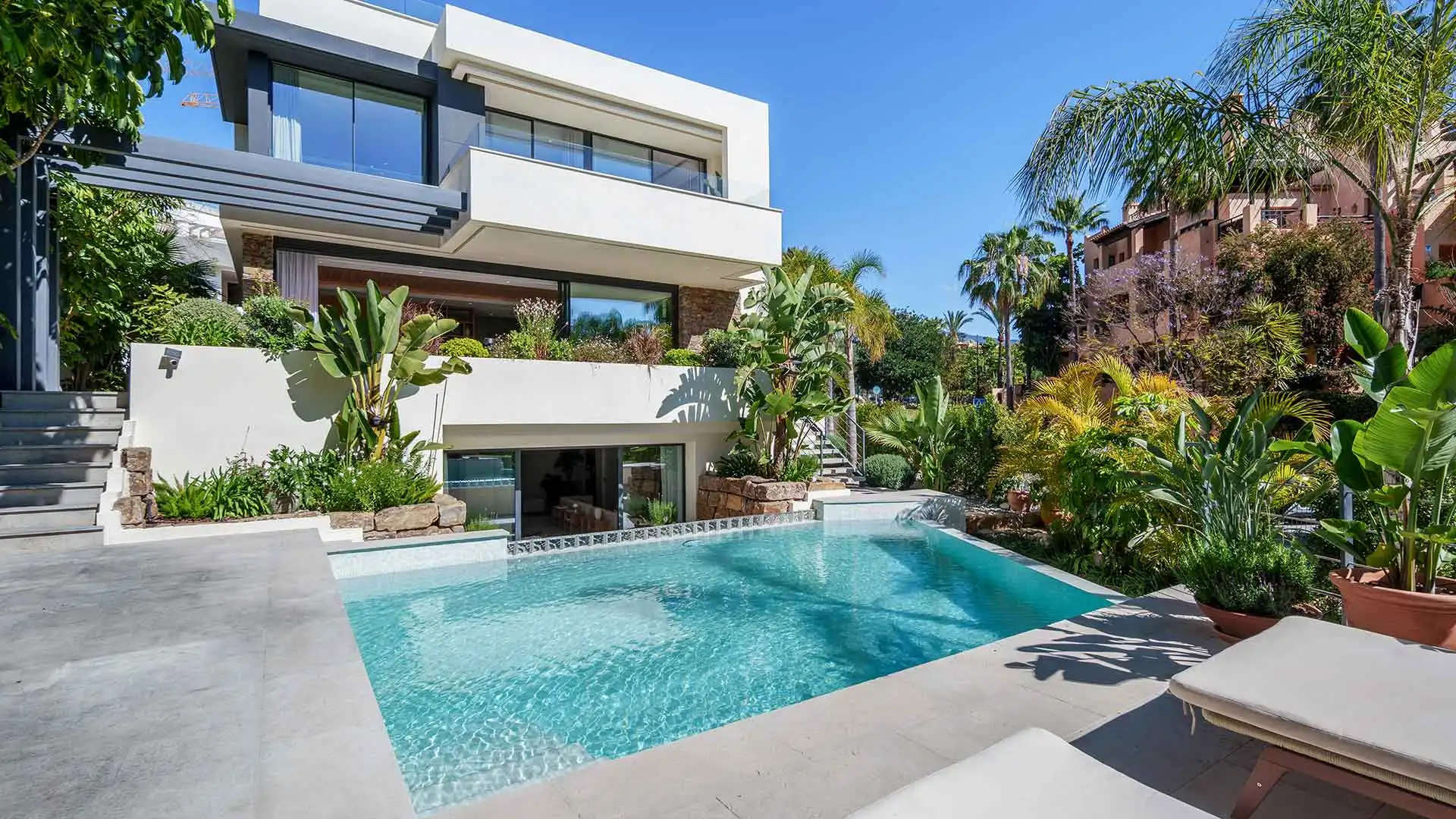 Casa con piscina en venta en DOS HERMANAS II 1
