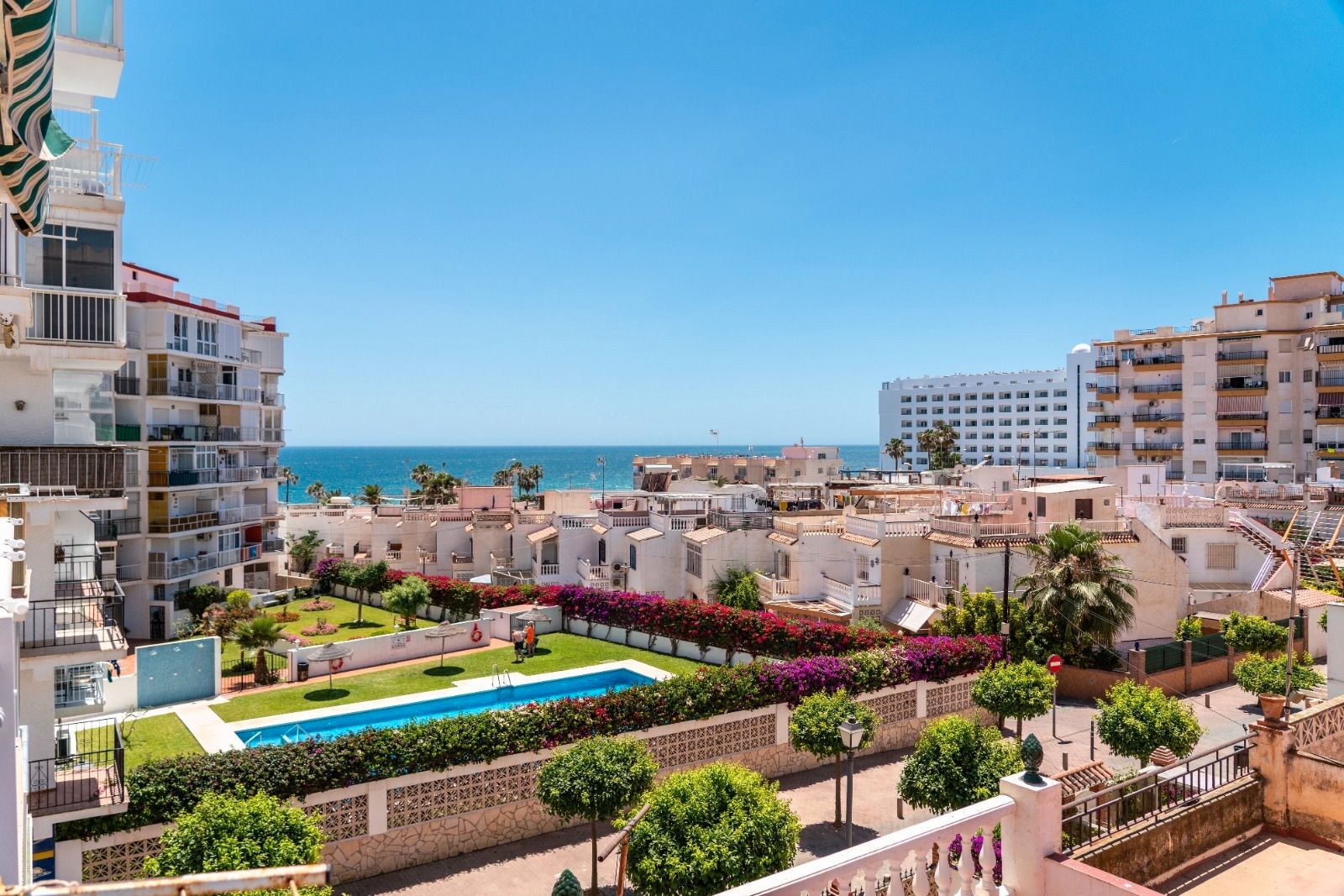 Vista exterior de Apartament de lloguer en Nerja amb Aire condicionat, Calefacció i Terrassa
