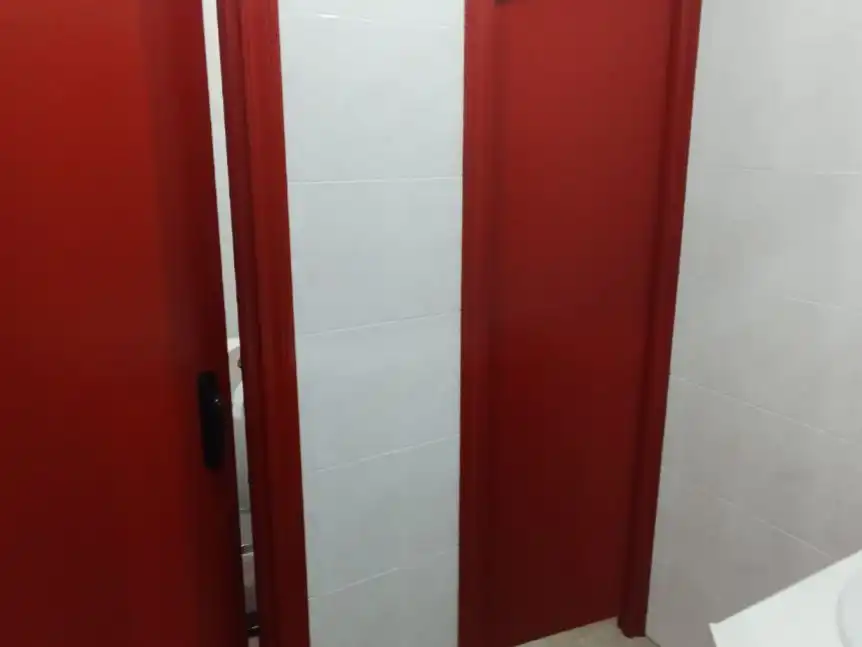 Bany de Local en venda en Cadalso de los Vidrios amb Calefacció i Moblat