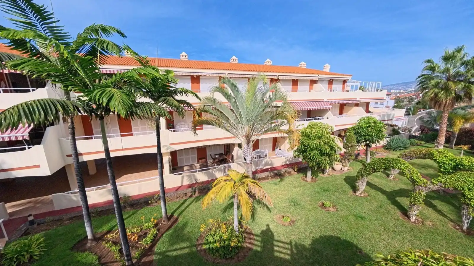 Außenansicht von Wohnungen zur Miete in Puerto de la Cruz mit Terrasse, Abstellraum und Möbliert
