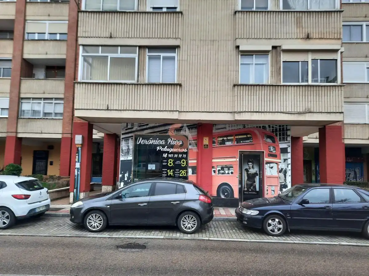 Local de lloguer en Valladolid amb Aire condicionat