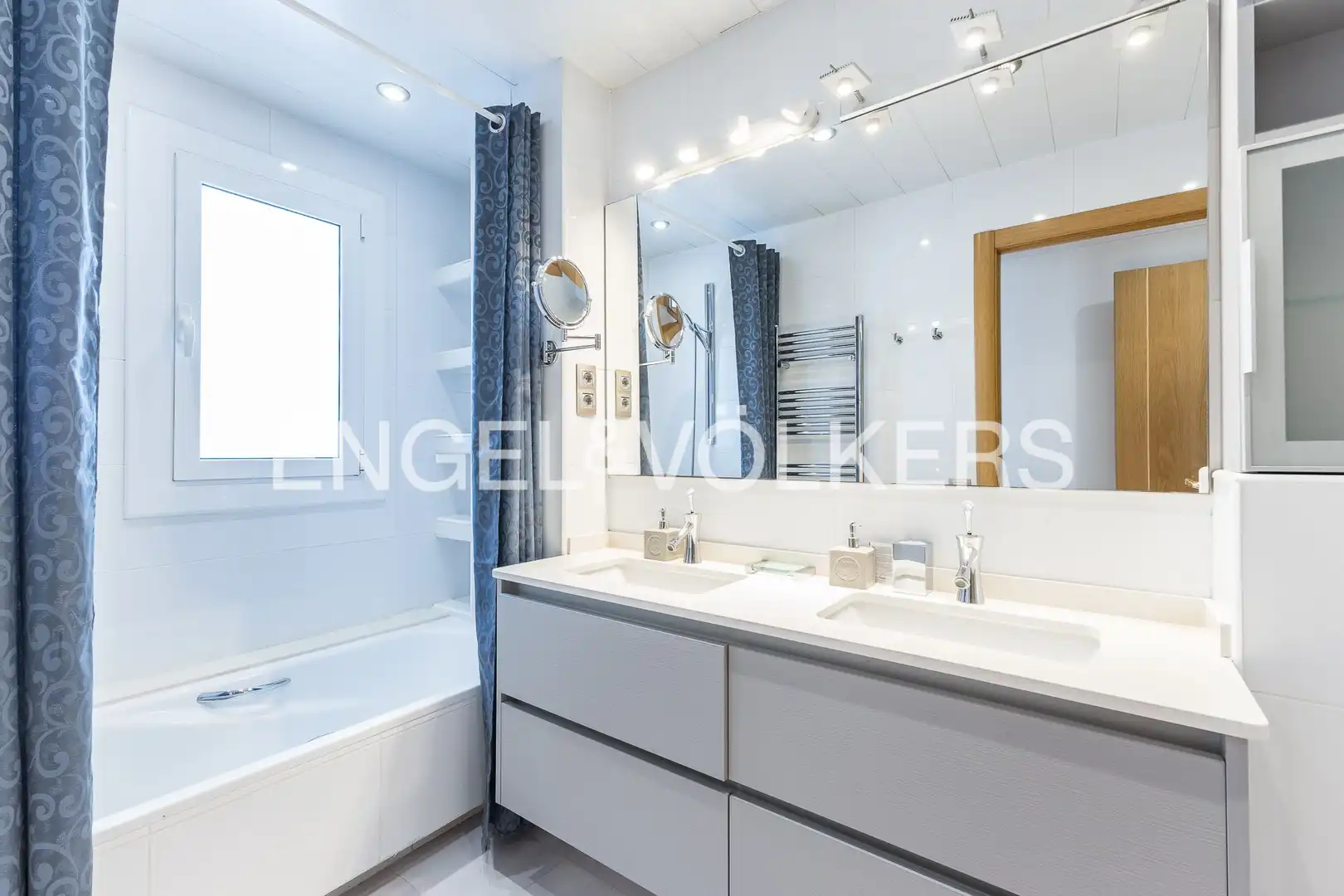 Baño de Piso en venta en Barcelona con Aire acondicionado, Calefacción y Piscina