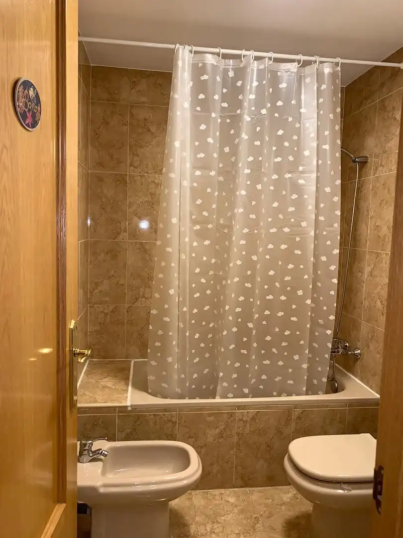 Baño de Apartamento de alquiler en  Logroño con Calefacción, Terraza y Amueblado