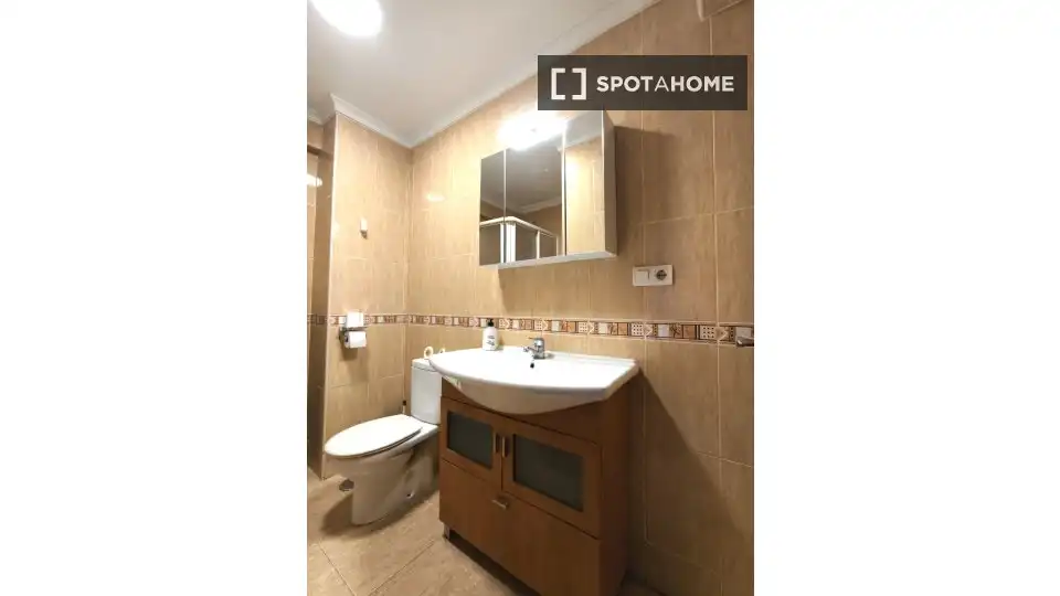 Baño de Piso para compartir en Carretera de Cádiz