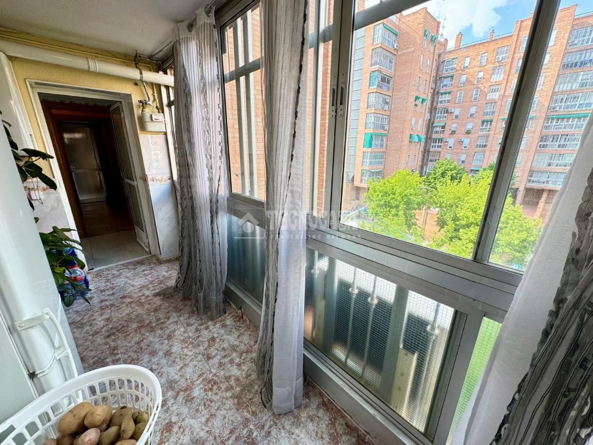 Piso en venta en Palomeras Sureste