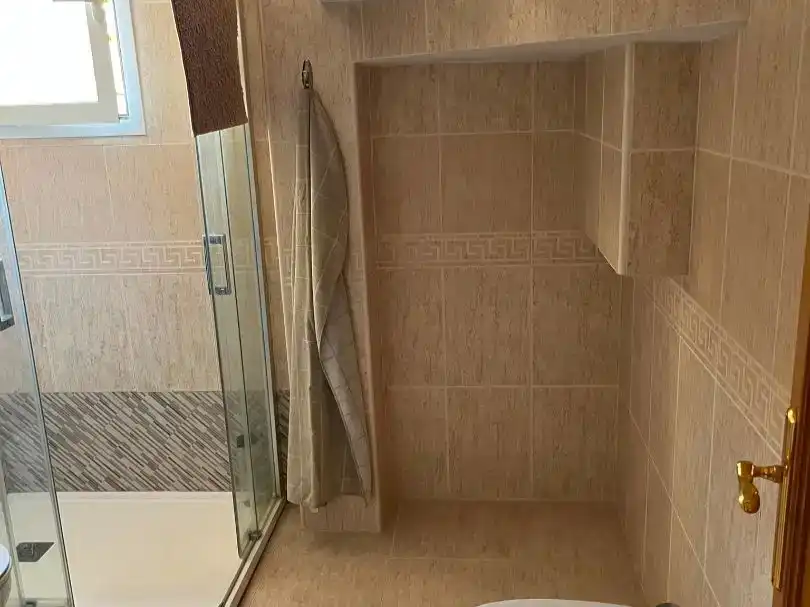 Bany de Pis de lloguer en Mutxamel amb Aire condicionat, Jardí privat i Piscina