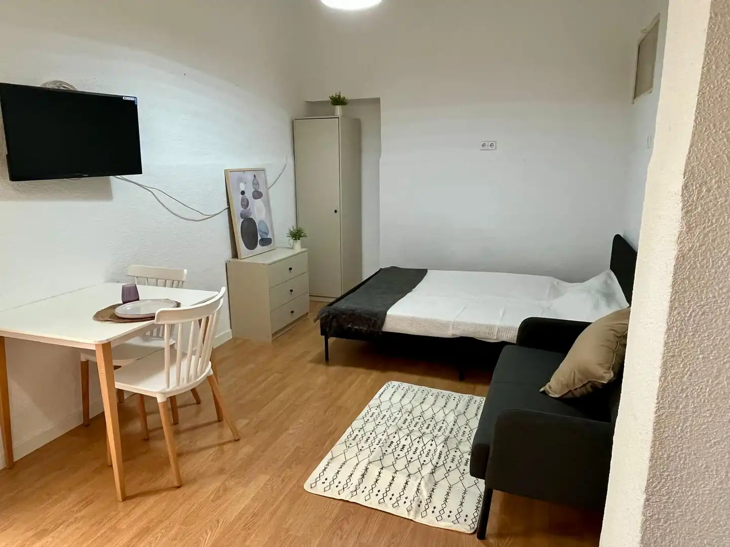 Schlafzimmer von Wohnung zum Verkauf in Madrid mit Heizung, Waschmaschine und Fernseher