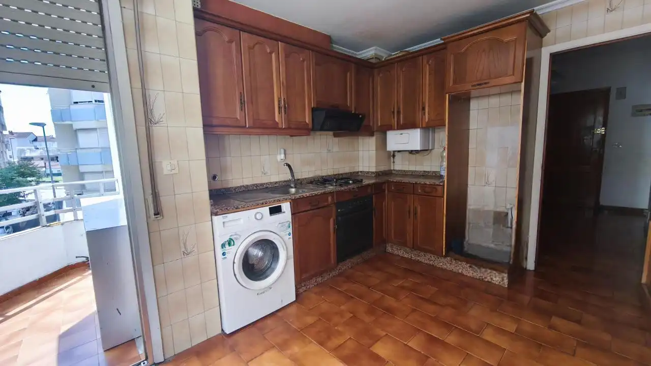 Kitchen of Flat for sale in Ourense Capital   with Heating, Parquet flooring and Storage room