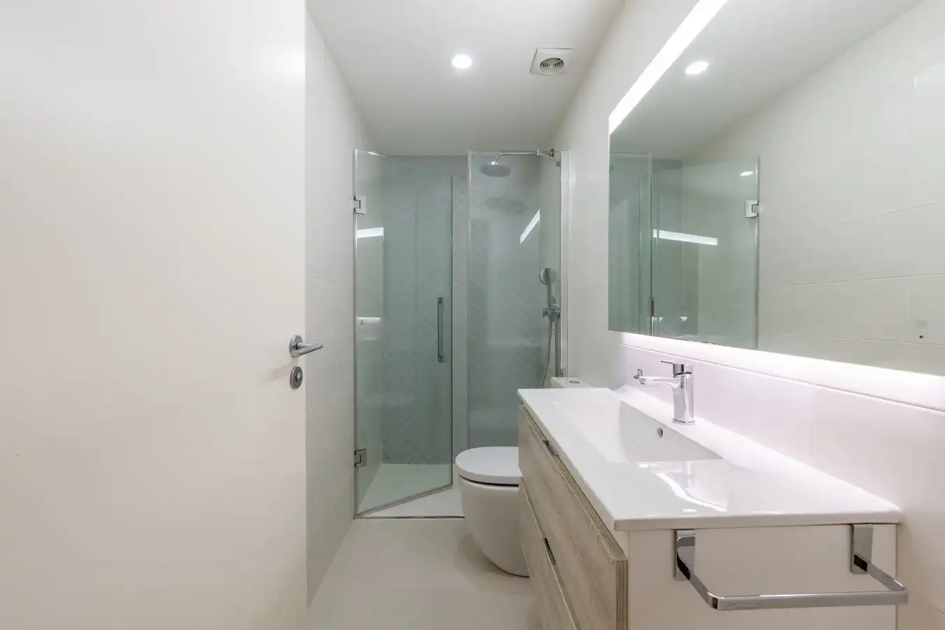 Badezimmer von Wohnung zum Verkauf in Barcelona mit Klimaanlage, Heizung und Möbliert