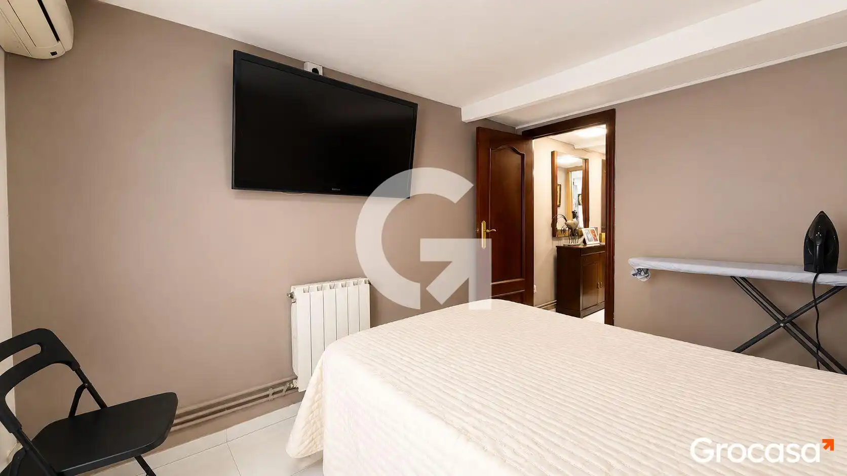 Bedroom of Flat for sale in Barcelona  with Air Conditioner and Heating