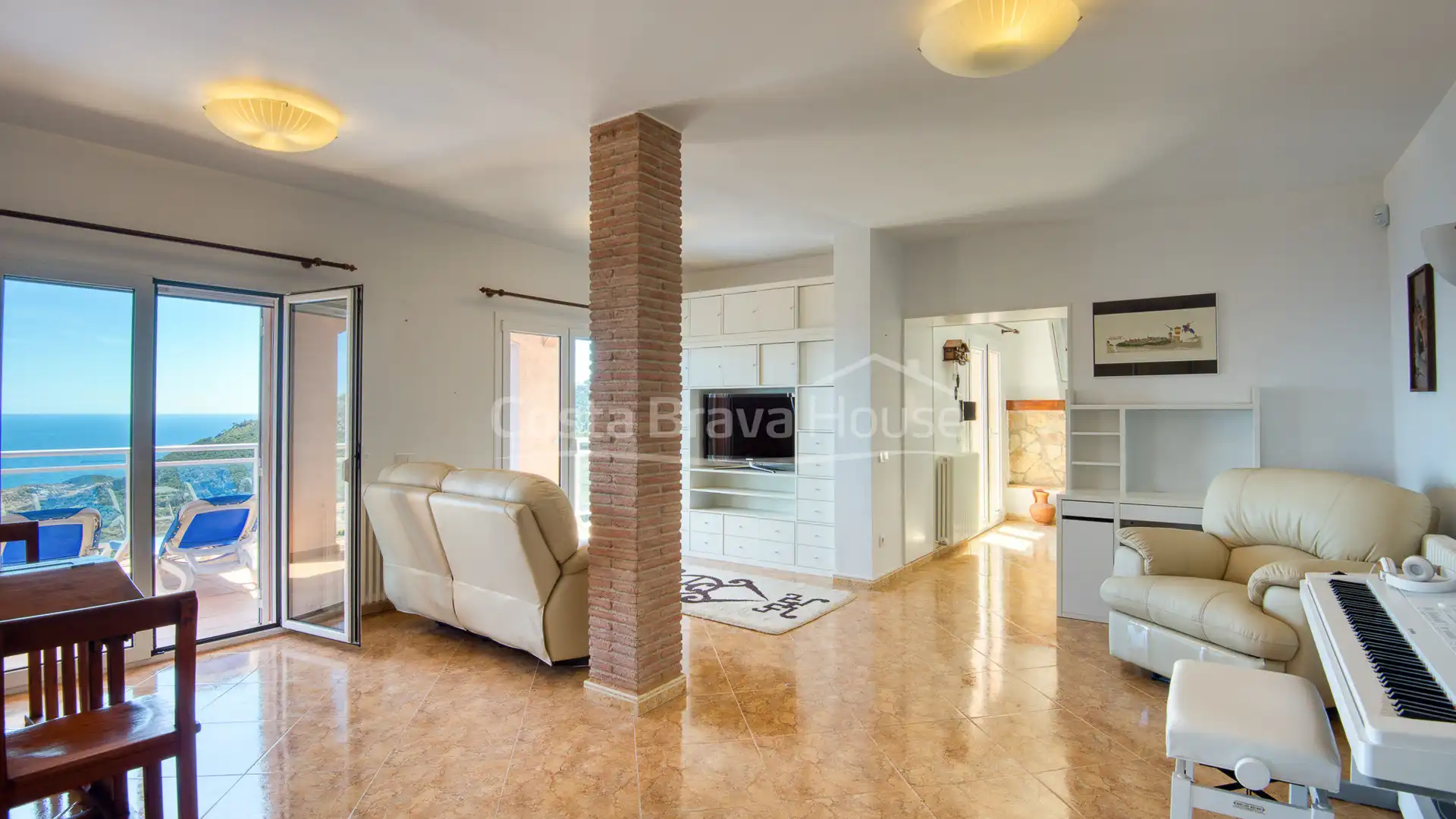 Sala d'estar de Casa o xalet en venda en Begur amb Calefacció, Jardí privat i Terrassa