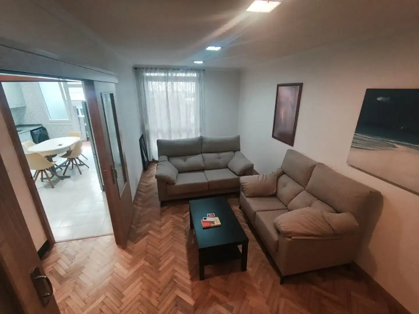 Sala d'estar de Pis de lloguer en A Coruña Capital  amb Balcó