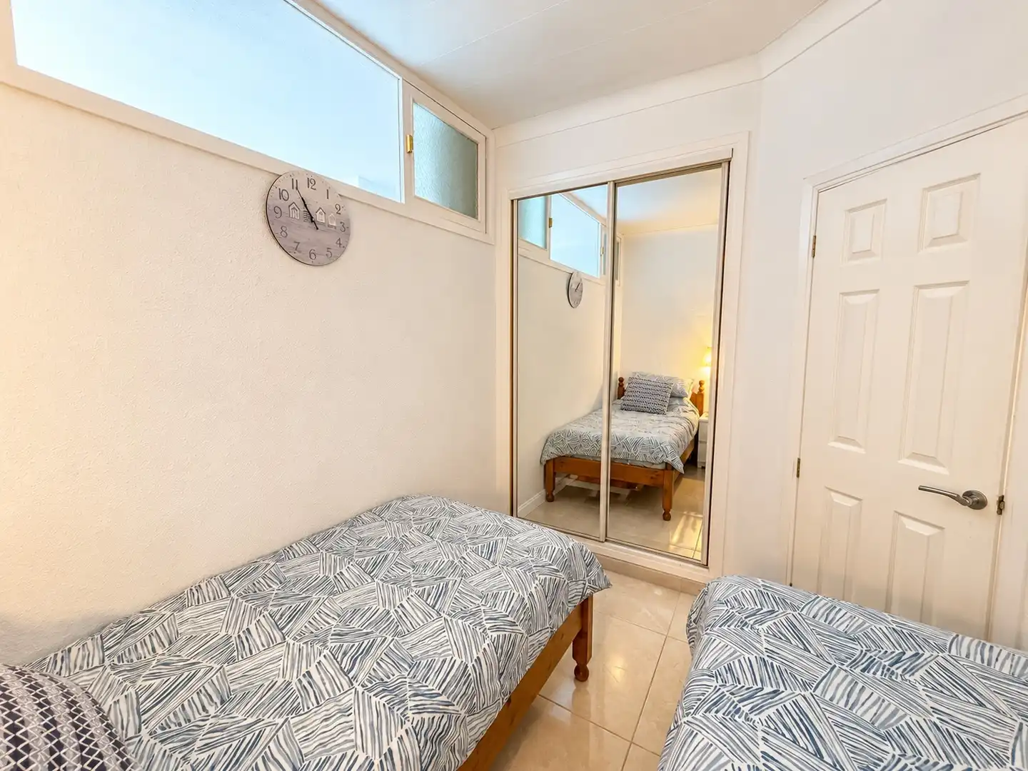 Dormitori de Apartament en venda en El Pinillo 