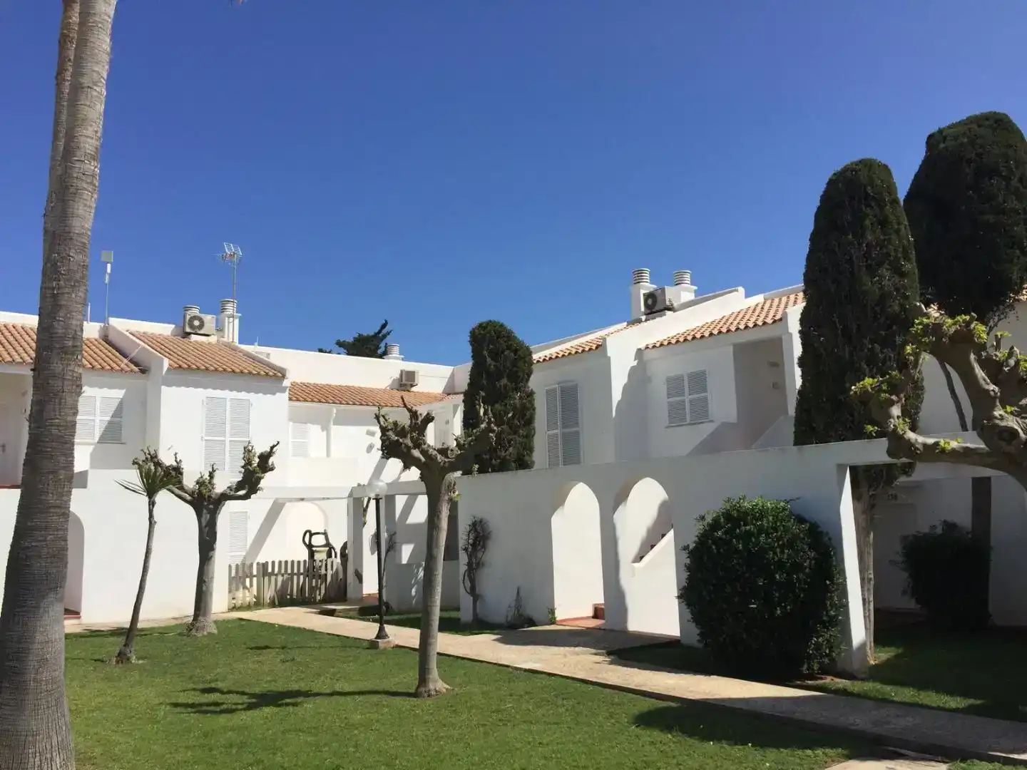 Vista exterior de Pis en venda en Ciutadella de Menorca amb Aire condicionat, Traster i Piscina