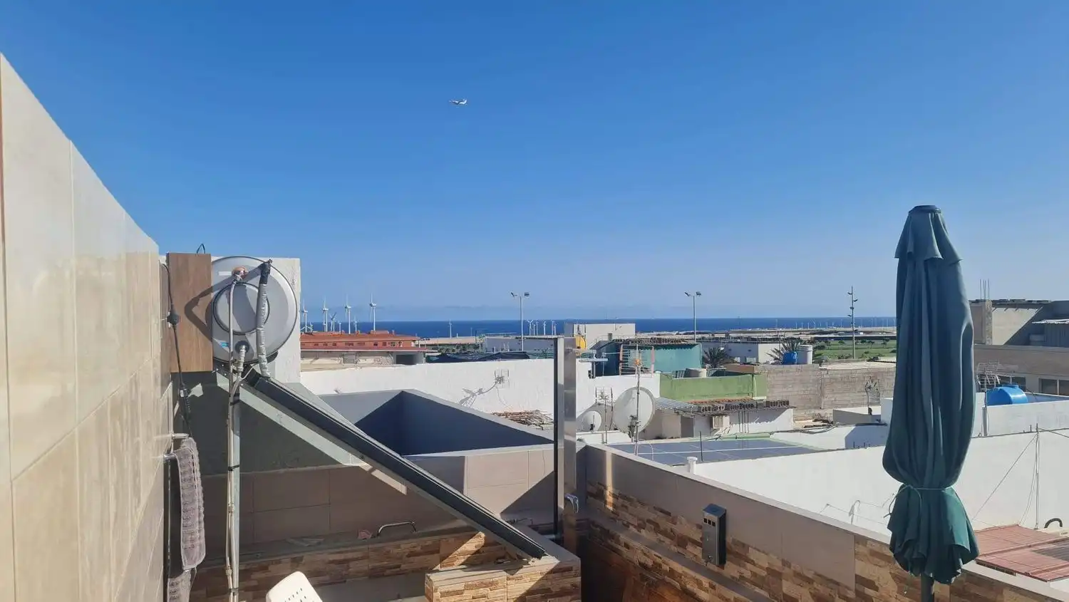 Vista exterior de Casa adosada en venta en Santa Lucía de Tirajana con Aire acondicionado, Terraza y Amueblado