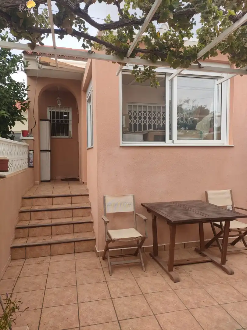 Bungalow amb jardí en venda a Avenida de las alondras, imagen 3