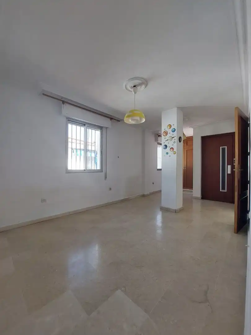 Houses for sale in Sevilla  with Air Conditioner, Terrace and Storage room