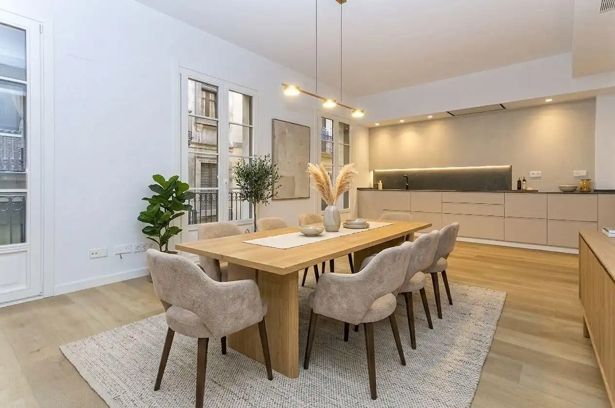 Comedor de Piso en venta en Barcelona con Calefacción y Piscina comunitaria