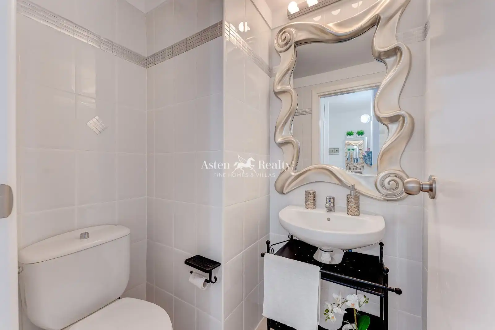Bathroom of Apartments for sale in San Cristóbal de la Laguna  with Terrace, Swimming Pool and Furnished