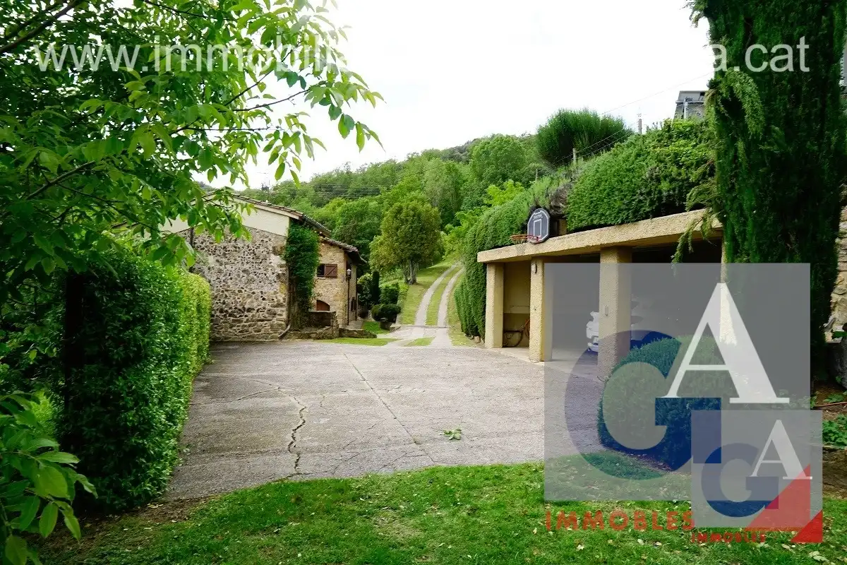 Casa rústica amb terrassa en venda a Sant Joan Les Fonts, imagen 41