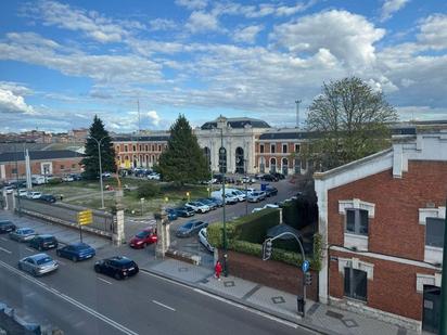 Exterior view of Flat for sale in Valladolid Capital  with Air Conditioner, Heating and Balcony