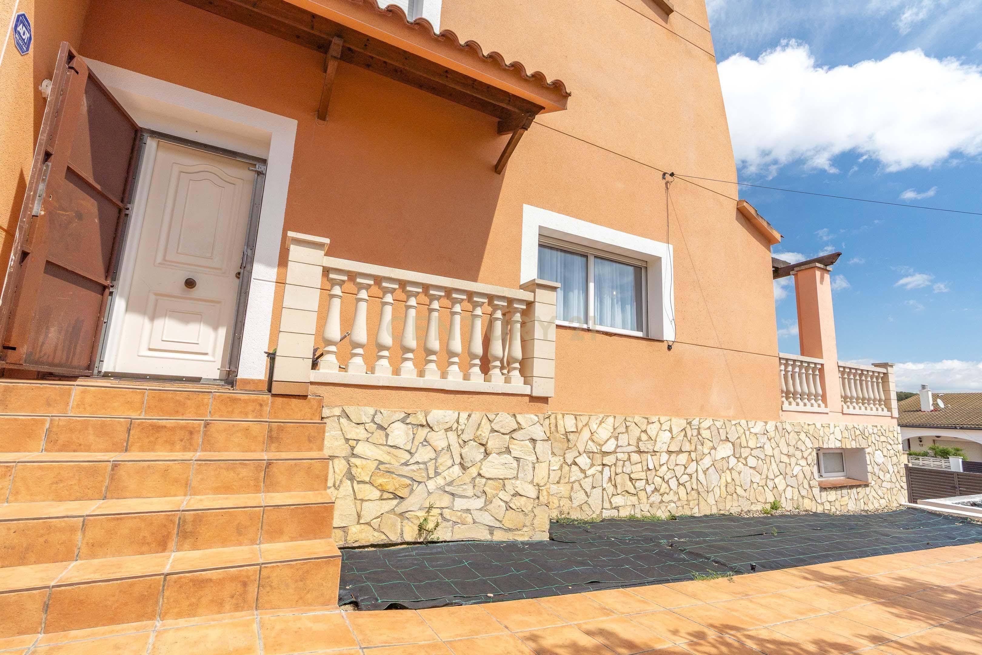 Exterior view of House or chalet for sale in La Pobla de Montornès    with Terrace