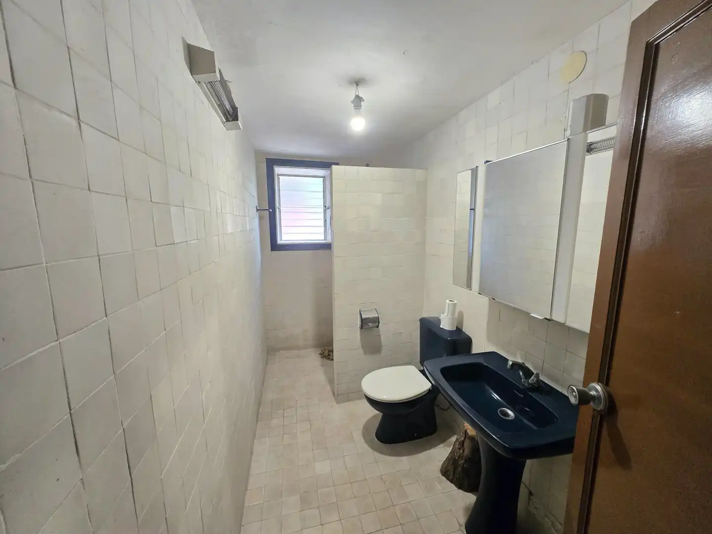 Bany de Casa o xalet en venda en Sant Just Desvern amb Aire condicionat, Calefacció i Jardí privat