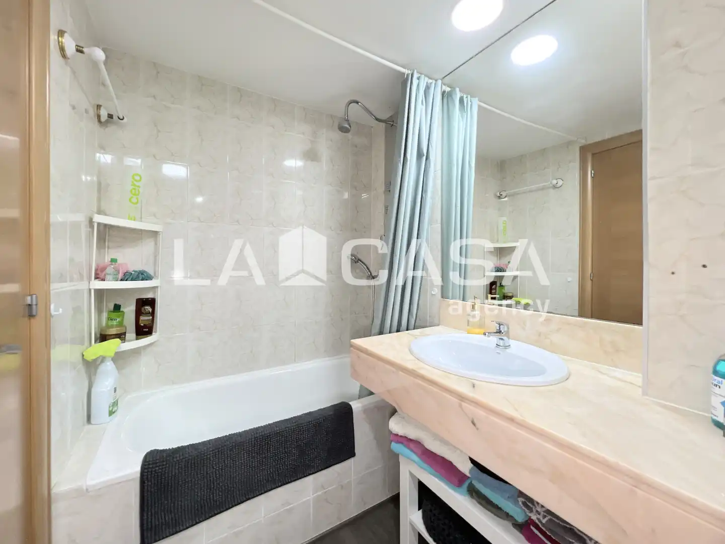 Bathroom of Flat for sale in Badalona
