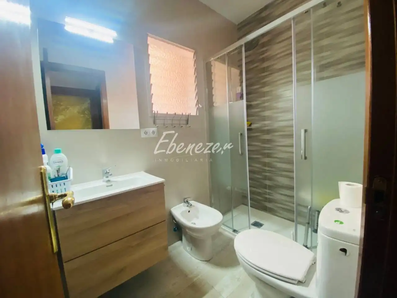 Baño de Piso en venta en Cartagena con Aire acondicionado, Calefacción y Terraza
