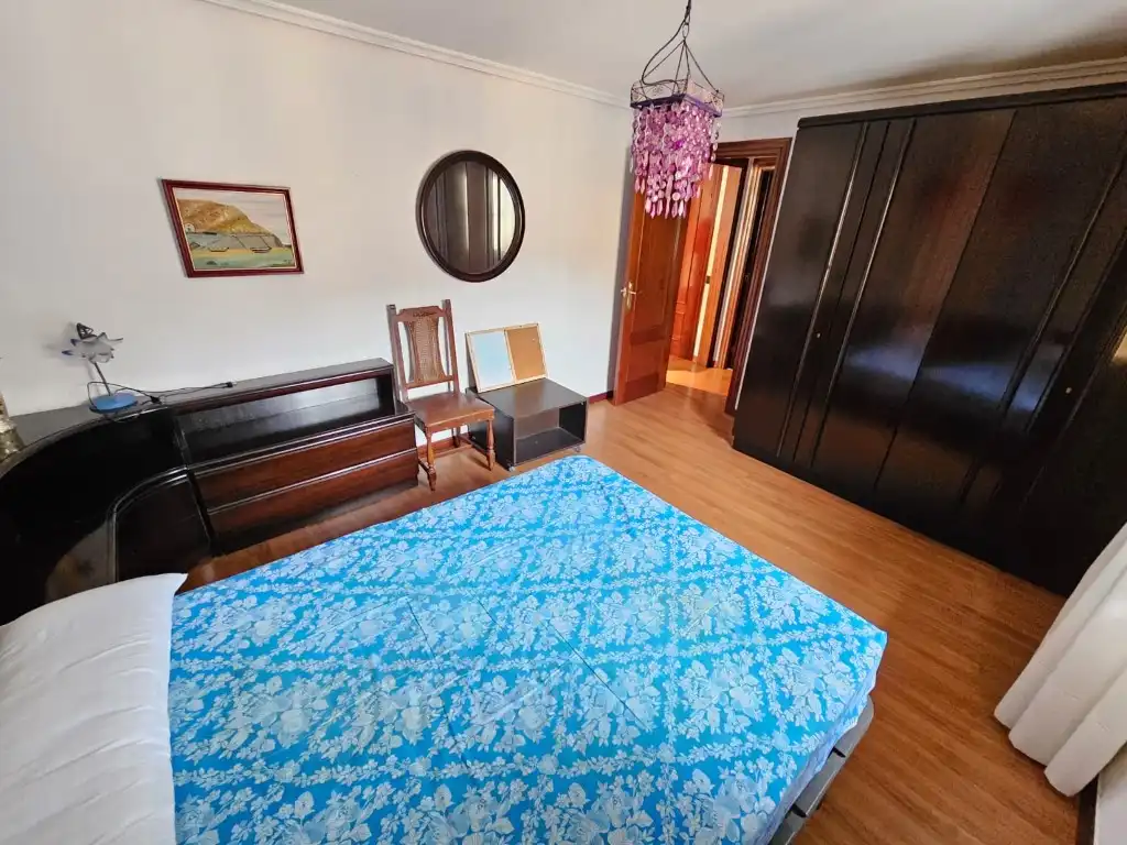 Bedroom of Flat for sale in Avilés