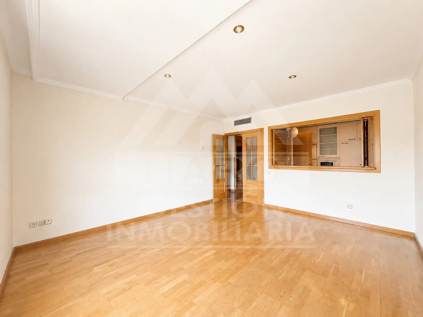 Wohnzimmer von Wohnung zum Verkauf in Madrid mit Klimaanlage, Ofen und Waschmaschine