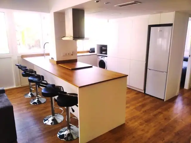 Cocina de Apartamento de alquiler en El Campello con Aire acondicionado, Terraza y Amueblado