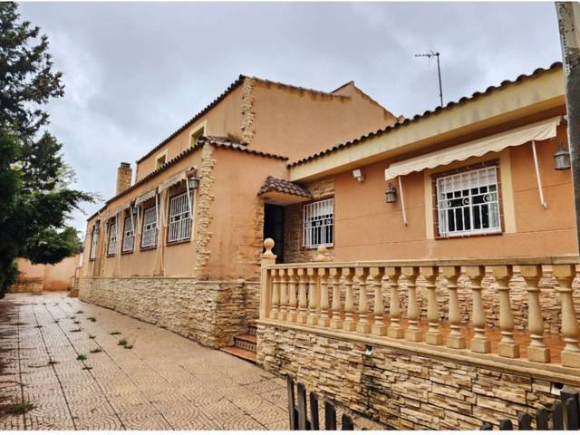 Casa-chalet en Venta en Carretera Alcoraya en Cañada del Fenollar