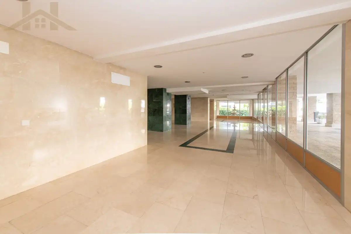 Flat for sale in Madrid  with Air Conditioner, Heating and Community pool