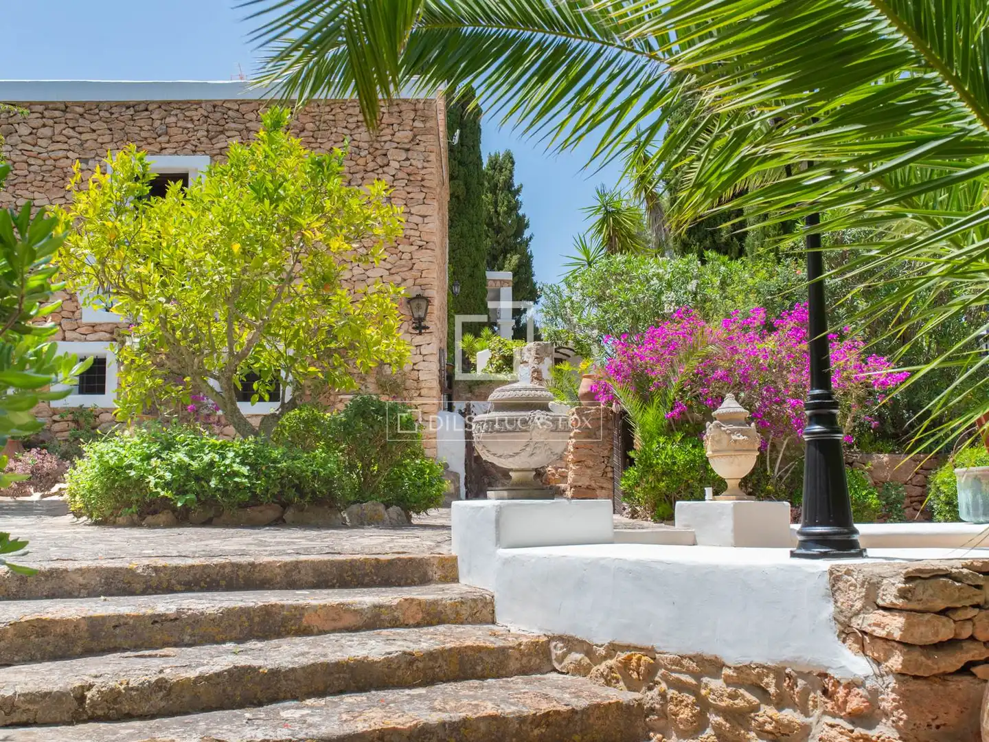 Casa rústica amb jardí en venda a Sant Agustí-Cala de Bou, imagen 2