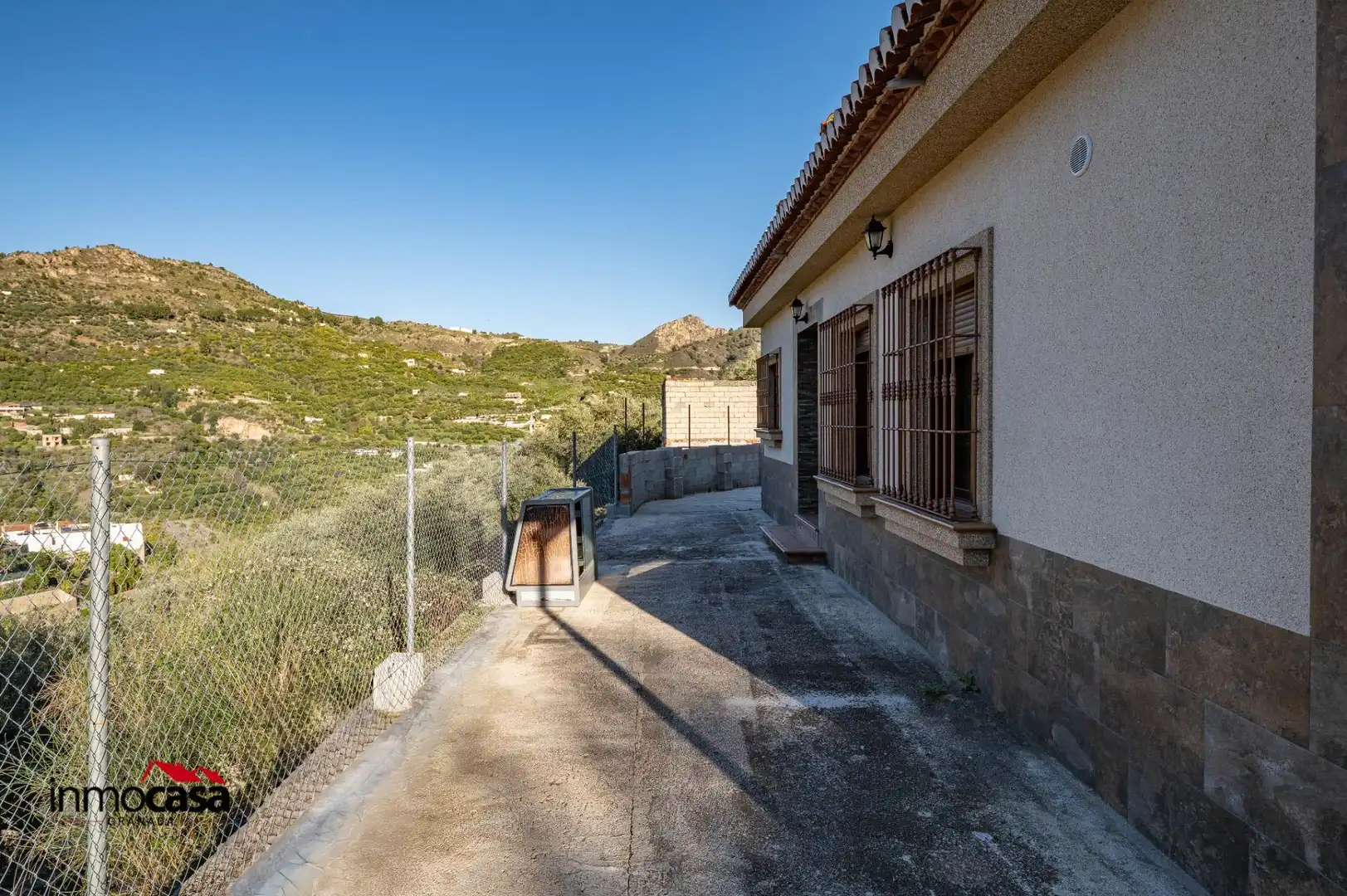 Vista exterior de Casa o chalet en venta en Los Guájares