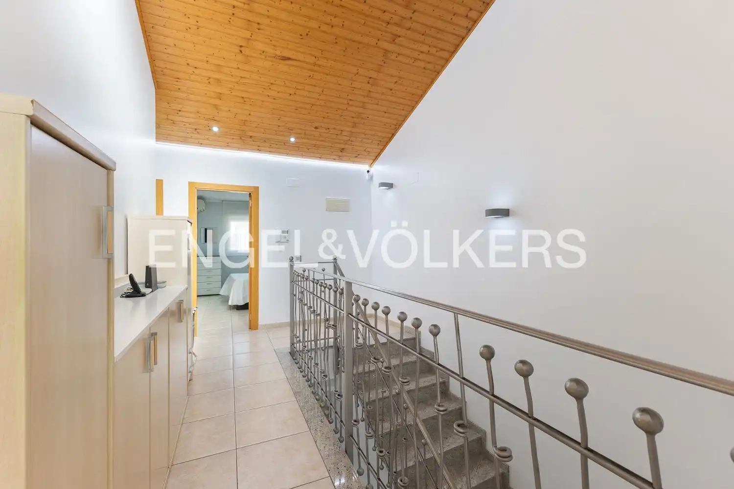 Houses for sale in La Pobla de Vallbona  with Air Conditioner, Heating and Terrace