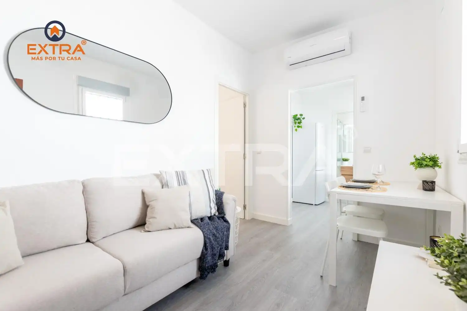 Living room of Flat for sale in  Madrid Capital  with Air Conditioner, Heating and Furnished