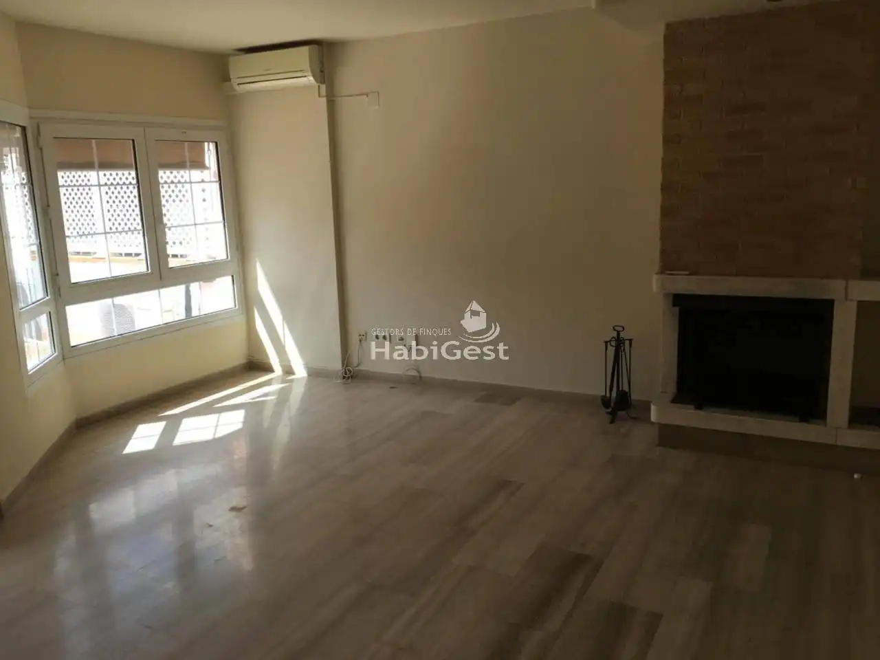 Habitación de Casa adosada de alquiler en Quart con Aire acondicionado, Calefacción y Terraza