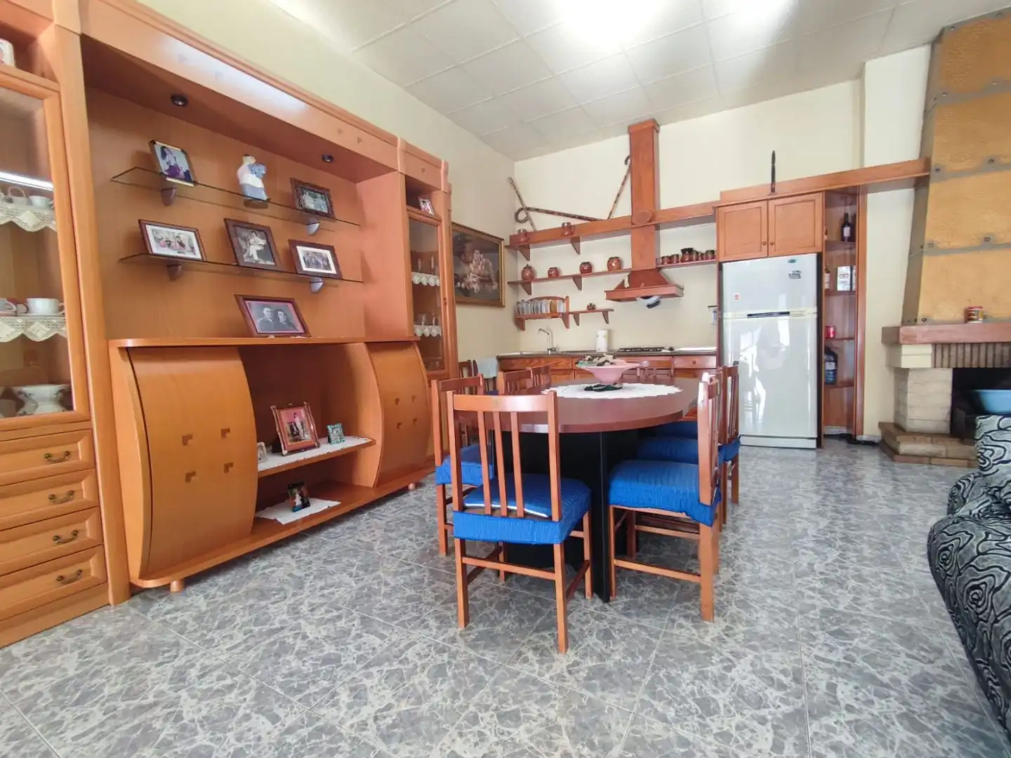 Locale commerciale in vendita a AURELIANO DIAZ 11