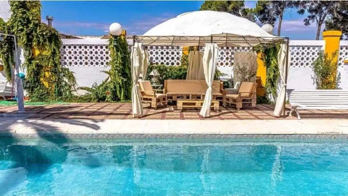 Piscina de Casa o xalet en venda en Marchena amb Aire condicionat, Calefacció i Jardí privat