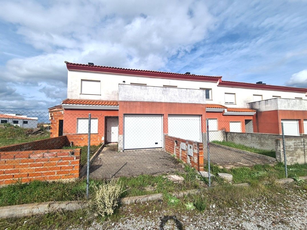 Vista exterior de Casa o xalet en venda en Fuentes de Oñoro