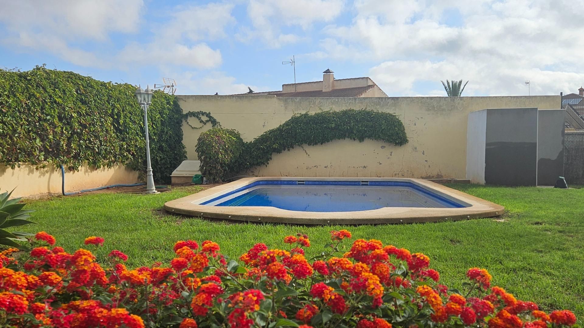 Piscina de Casa o xalet en venda en Cartagena amb Aire condicionat, Calefacció i Jardí privat
