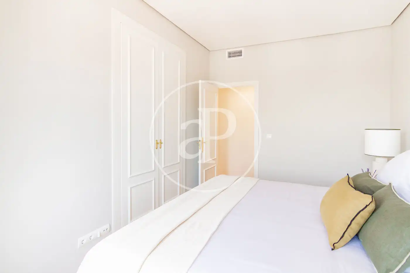 Bedroom of Flat for rent in Madrid  with Air Conditioner, Heating and Furnished